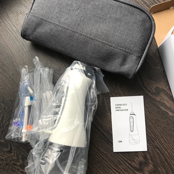 Brand New,Cordless dental device - Picture 4 of 6